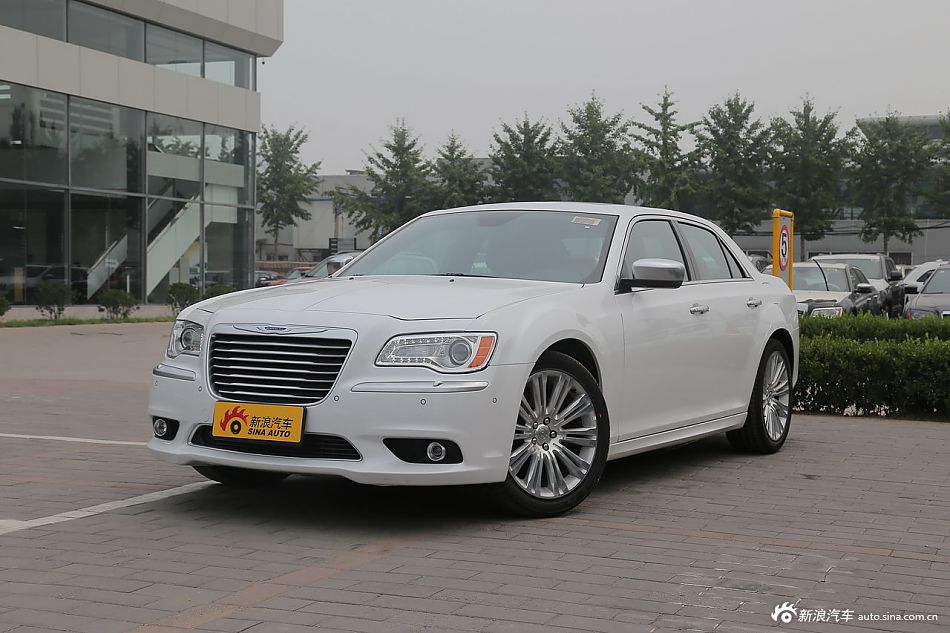 2014款克莱斯勒300C 3.0自动卓越版