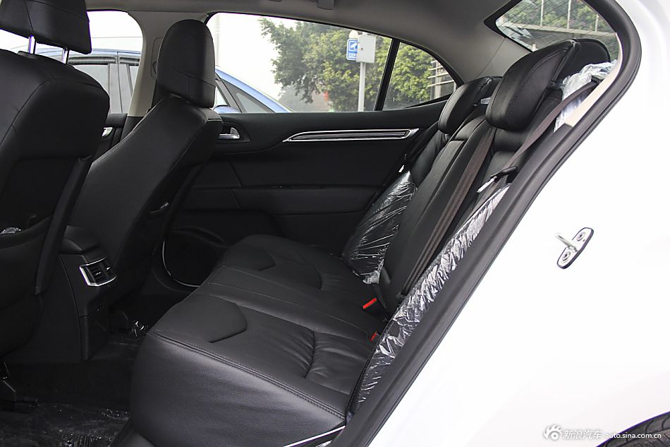 2013款雪铁龙C4L 1.6THP自动劲智版