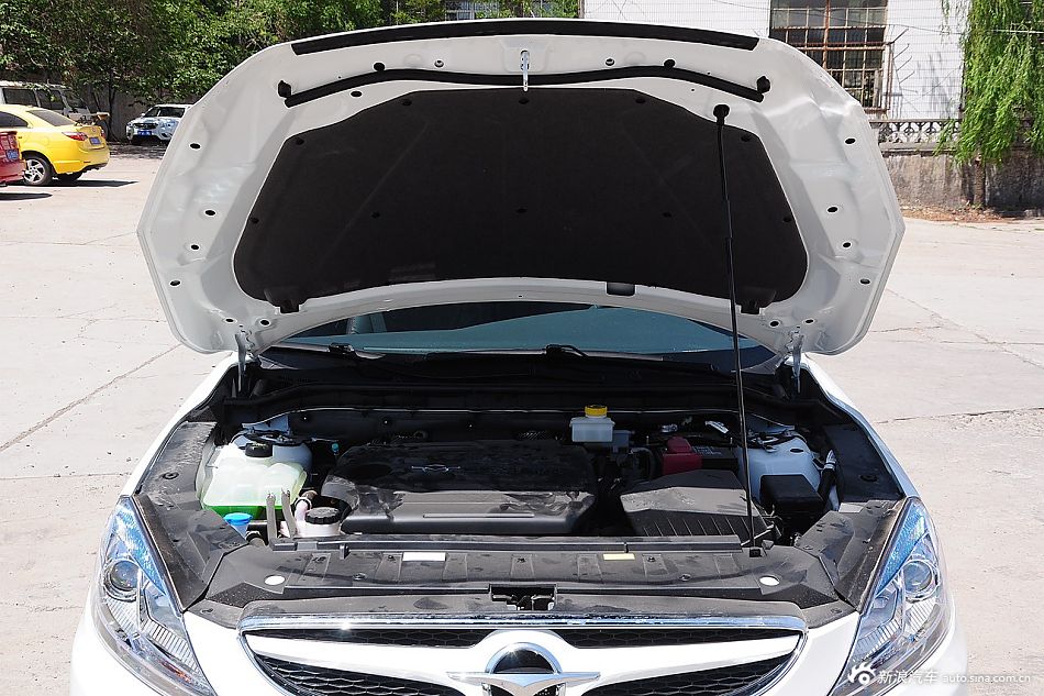 2015款海马M6 1.5T CVT驭FUN型