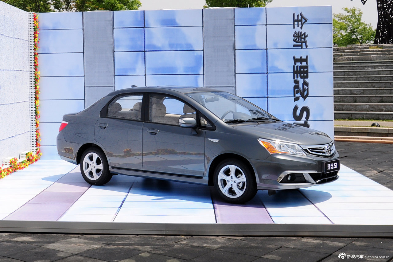 广汽本田理念s1外观实拍