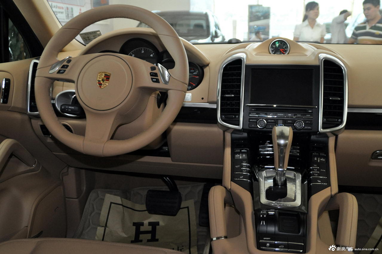 2011款卡宴_保时捷卡宴内饰图片30480816_汽车图库_新浪汽车_新浪网