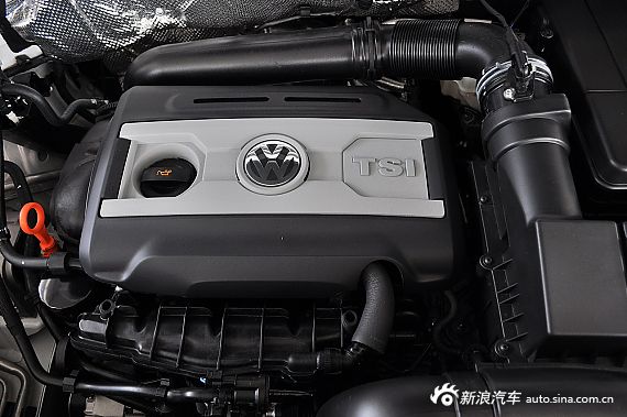 2013款途观1.8TSI自动舒适版两驱 极光白