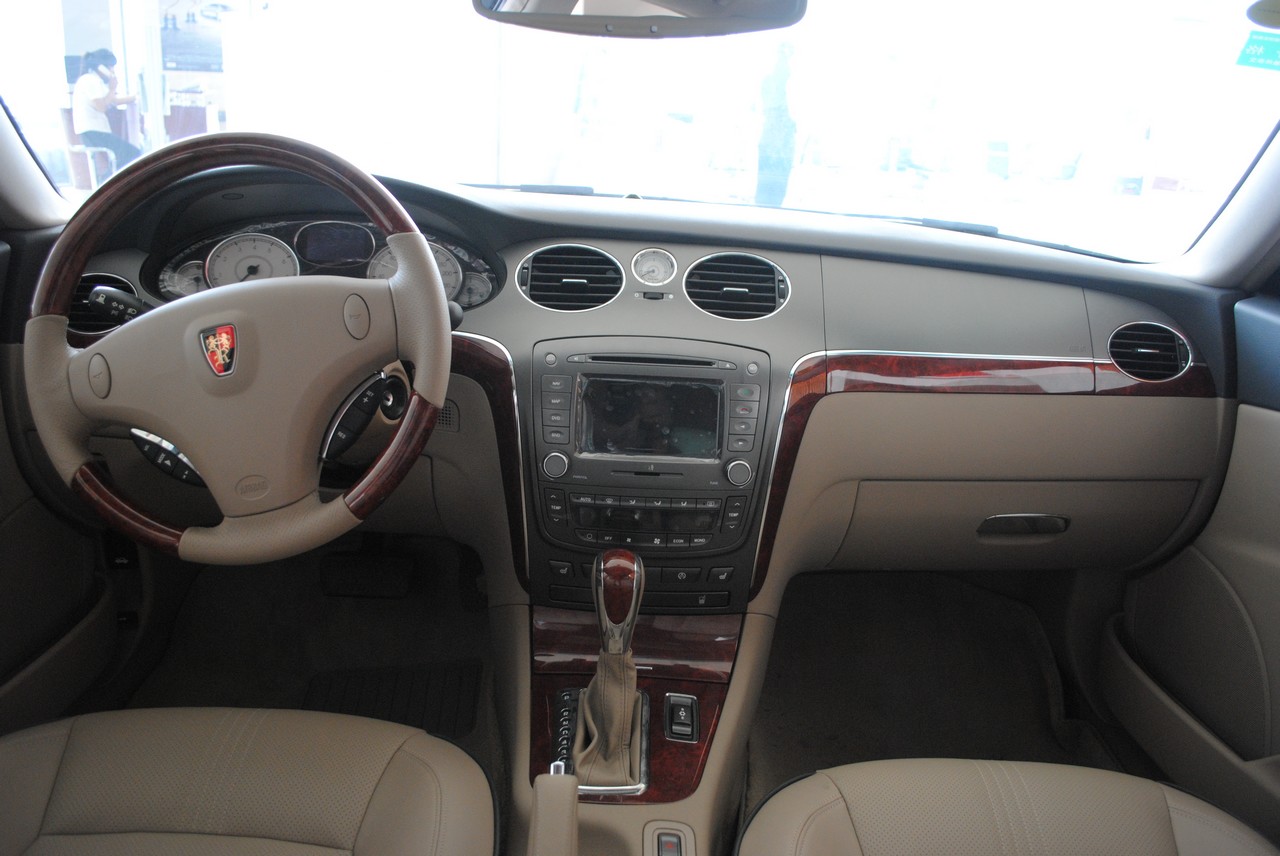 荣威750 2009款 2.5l 750e navi贵雅版