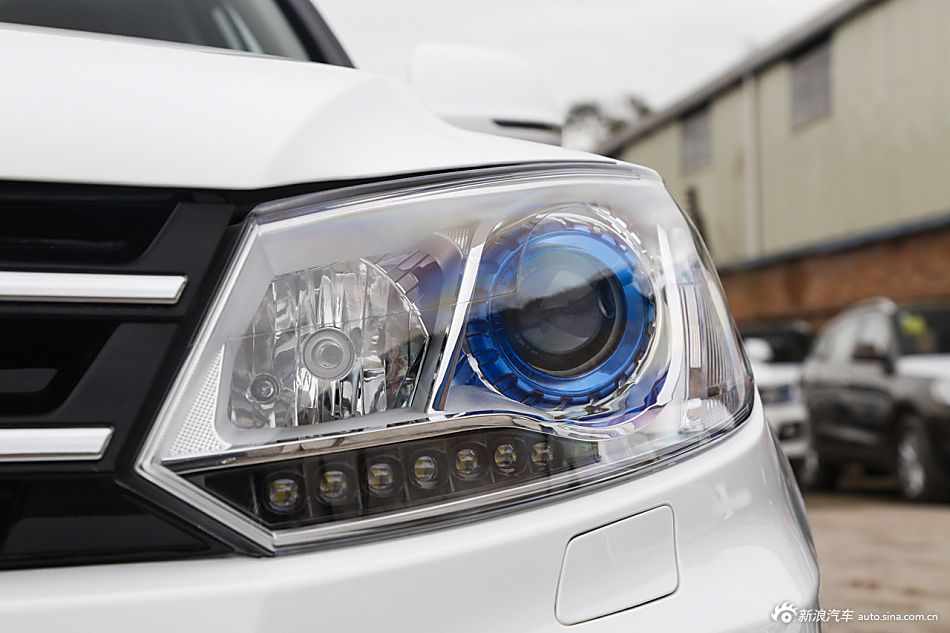 2015款众泰T600 2.0T手动尊贵型 家用版