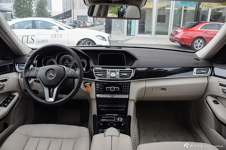 2015款奔驰E400L 3.0T自动豪华型 4MATIC运动轿车