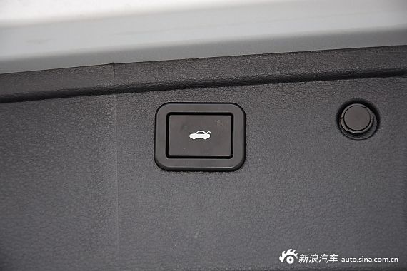 2015款哈弗H8 2.0T两驱豪华型