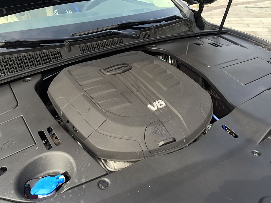 吉利博瑞行政版实车亮相