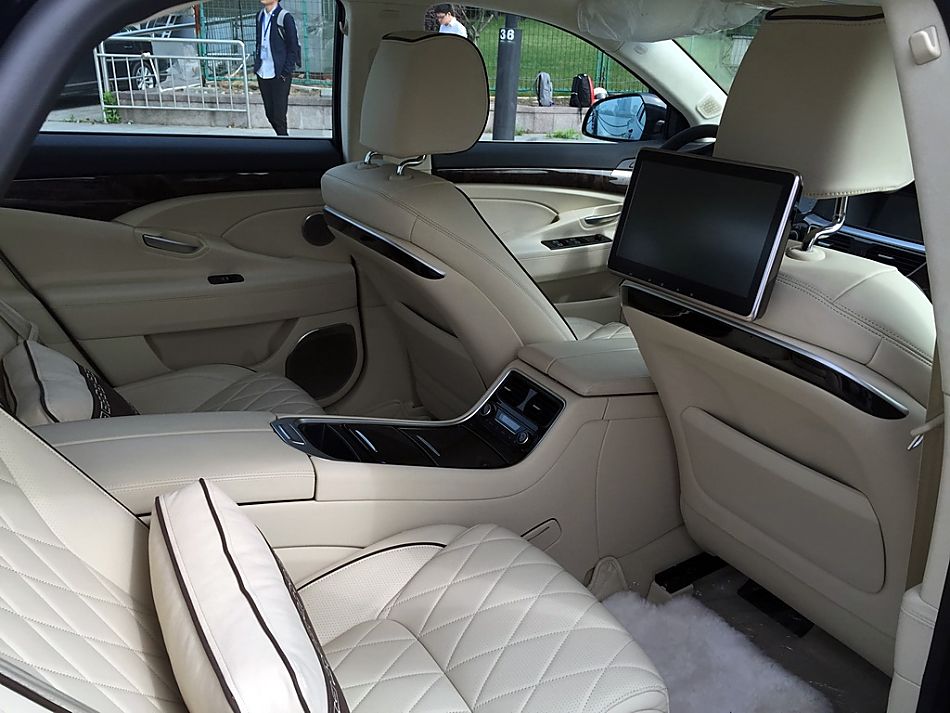 吉利博瑞行政版实车亮相