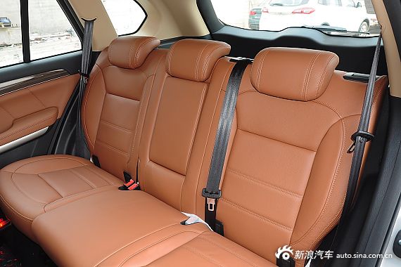 2015款哈弗H8 2.0T两驱豪华型