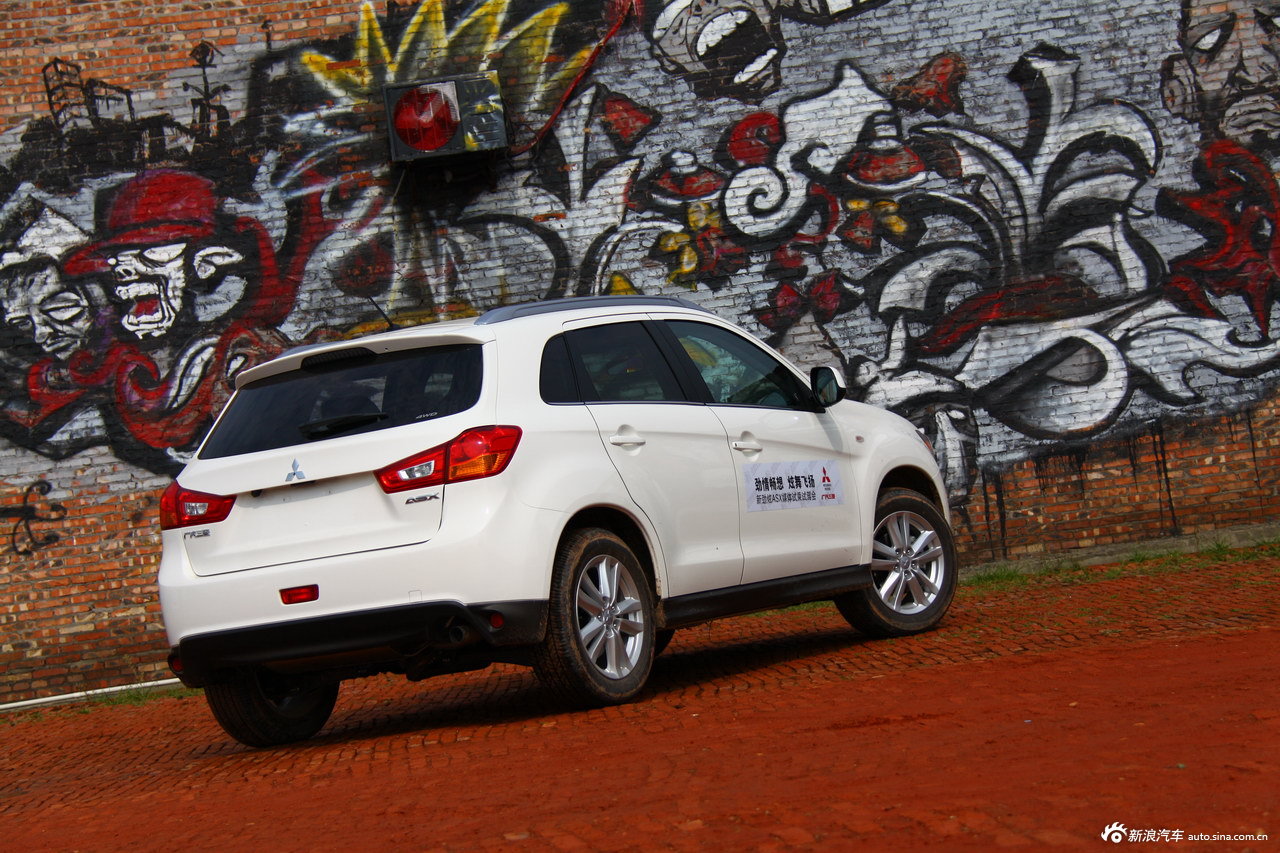 2013款广汽三菱劲炫