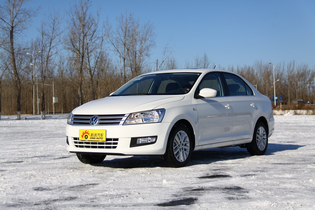 2013款新桑塔纳1.6l自动豪华版 实拍