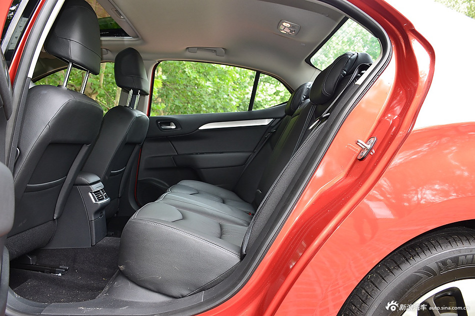 2016款雪铁龙C4L 1.2T自动