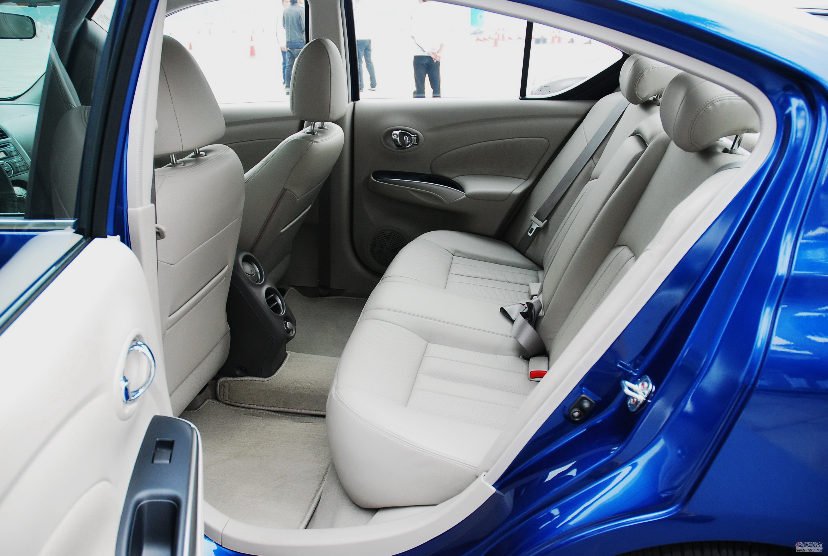 东风日产新阳光内饰实拍_新阳光空间图片3831230_汽车图库_新浪汽车