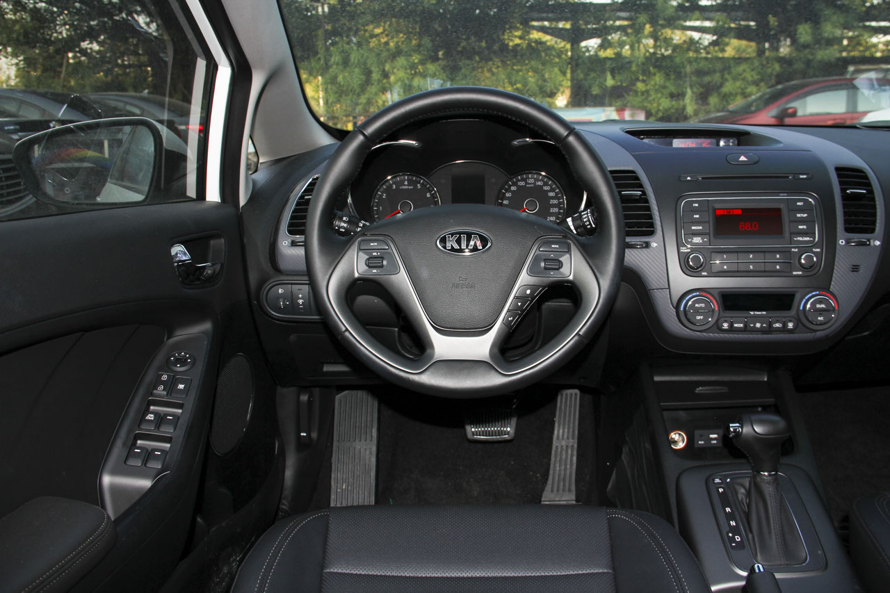 2015款起亚k3 1.6l自动dlx