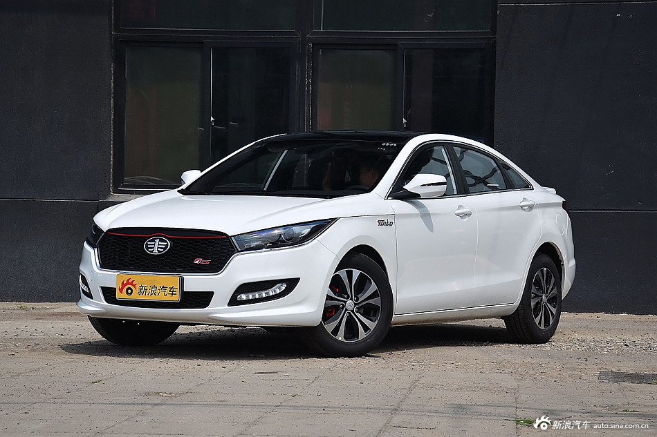 2016款奔腾B50 1.4T自动运动豪华型