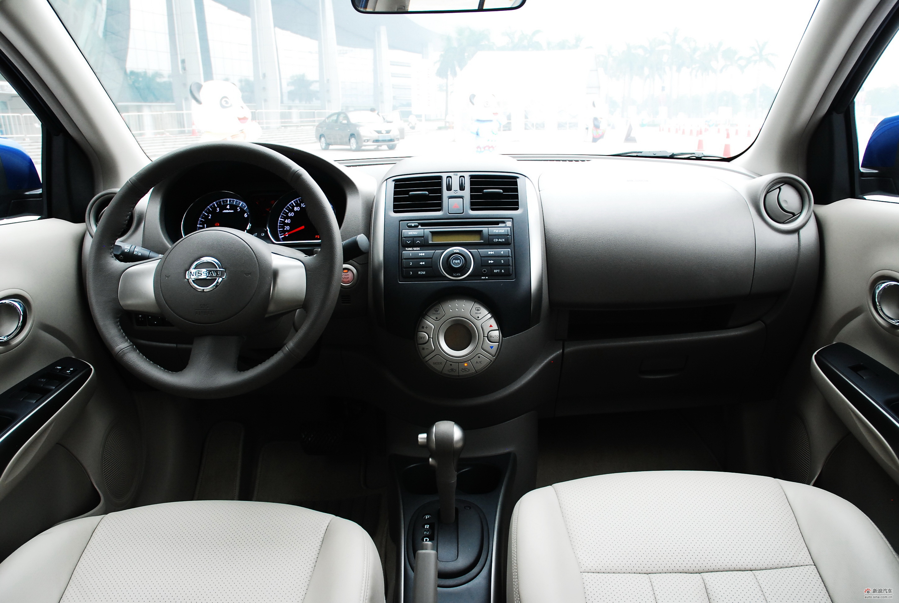 东风日产新阳光内饰实拍