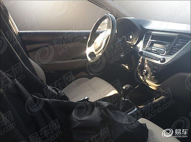 北京现代新瑞纳内饰谍照曝光