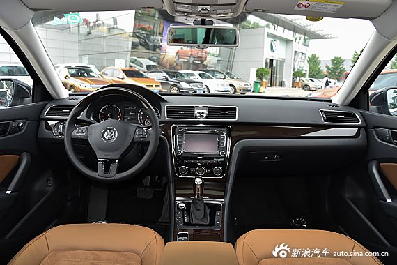 2015款帕萨特1.8T DSG至尊版