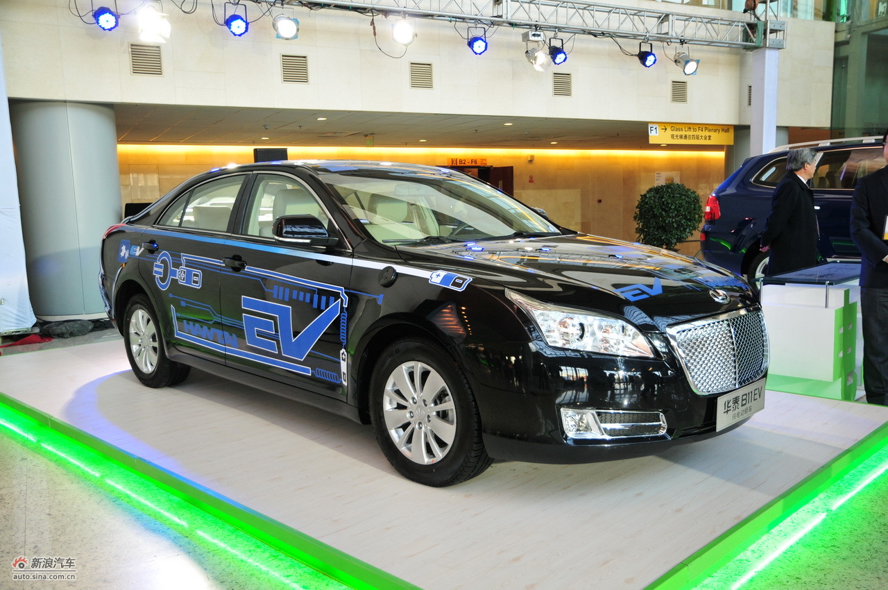 华泰b11上市现场图片