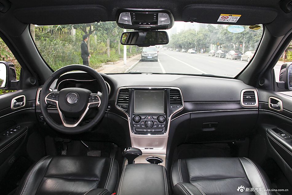 2015款大切诺基3.0TD自动柴油舒享导航版