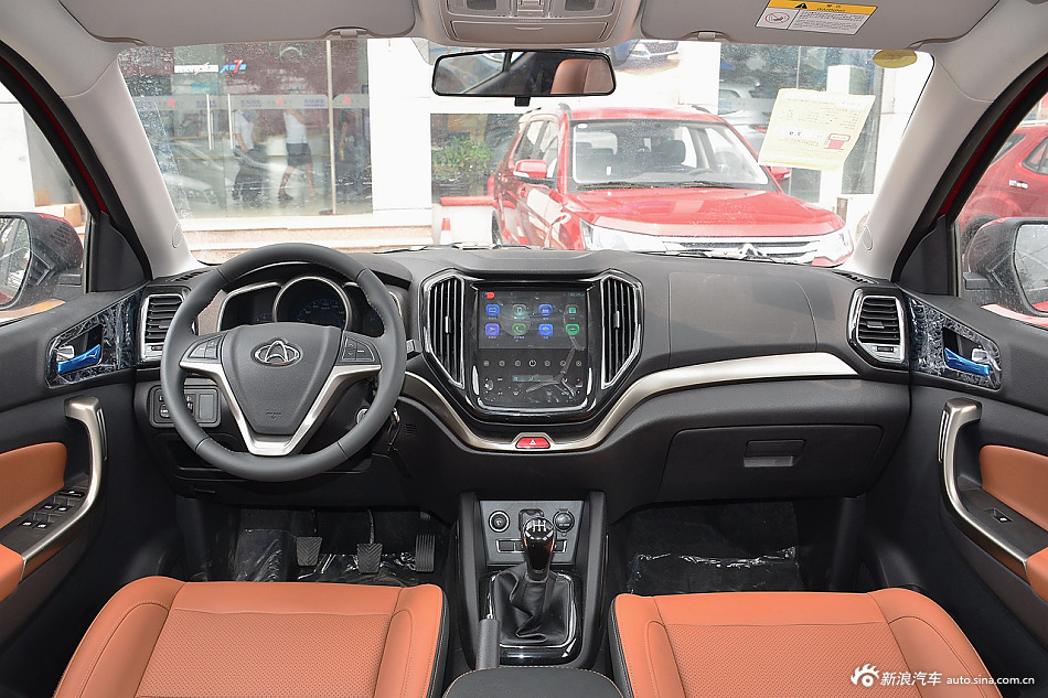 2016款长安CX70 1.6L手动豪华型