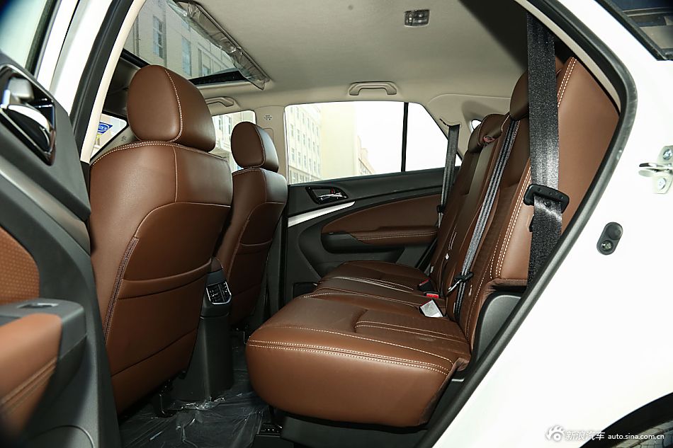 2015款比亚迪S7升级版2.0T自动旗舰型