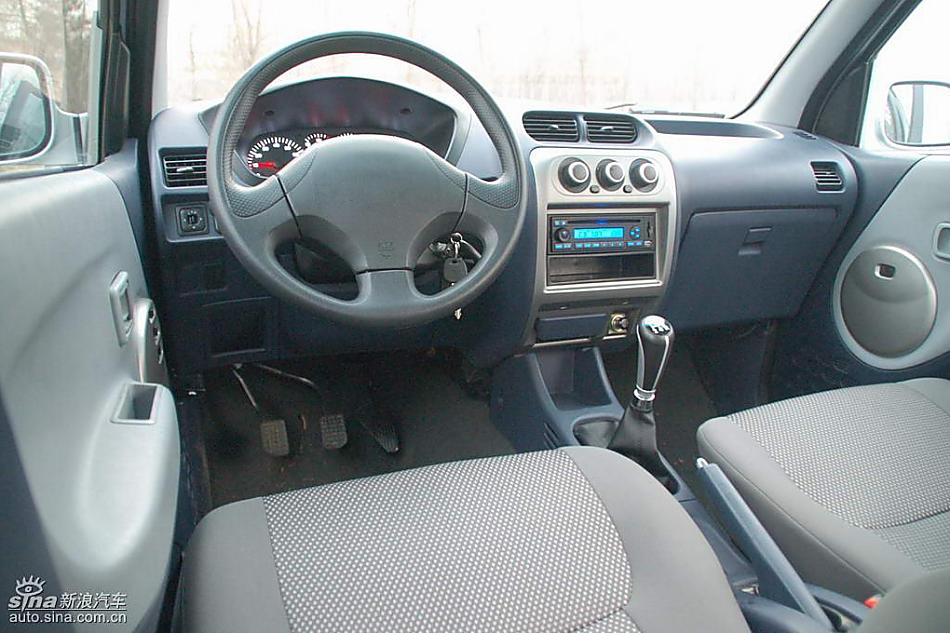 新众泰2008内饰