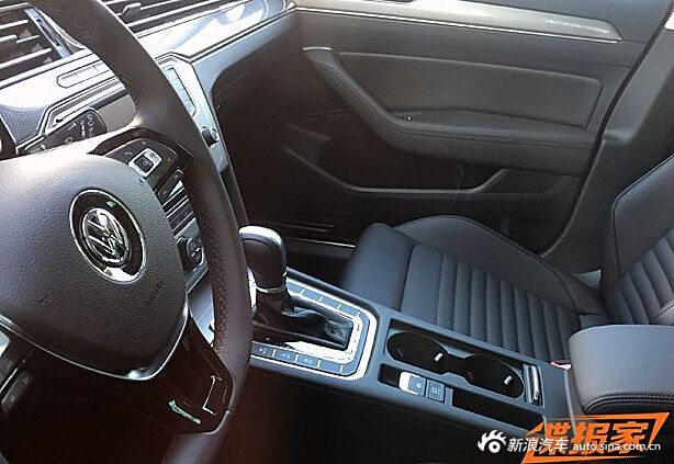 新Passat Alltrack国内谍照