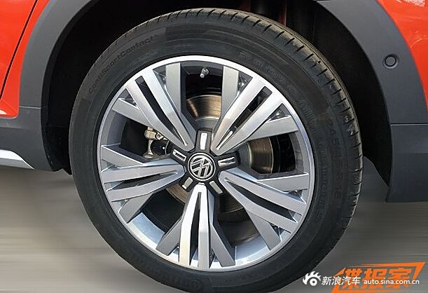 新Passat Alltrack国内谍照