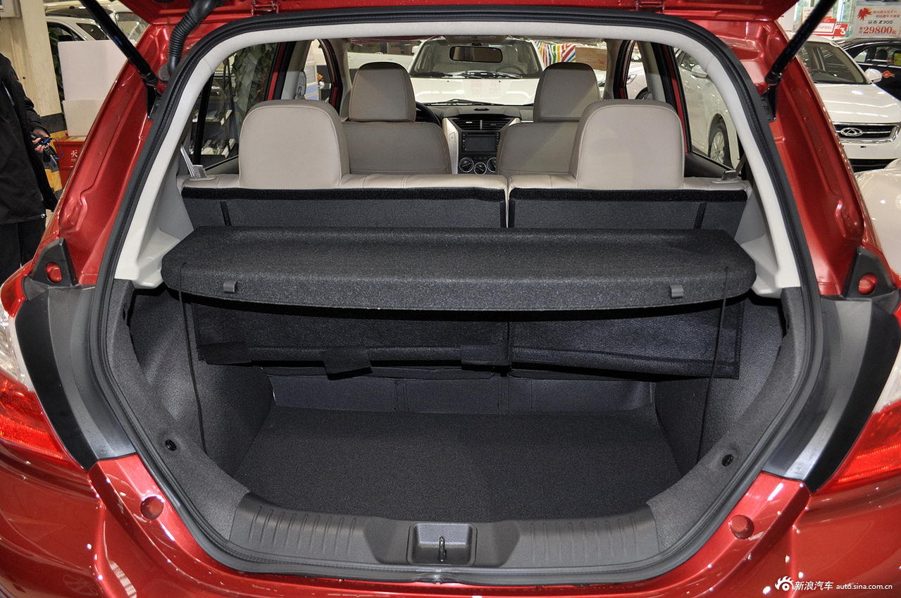 2013款启辰d50手动豪华版_启辰d50空间图片34761369_汽车图库_新浪