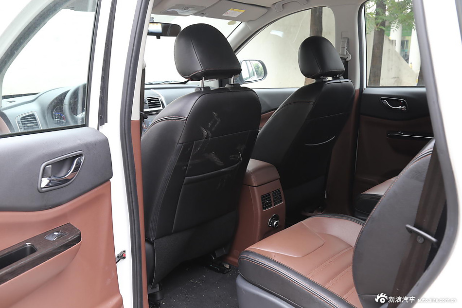 2016款风行SX6 1.6L自动尊享型