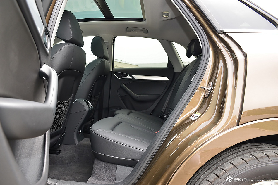 2016款奥迪Q3 2.0T自动35TFSI风尚型