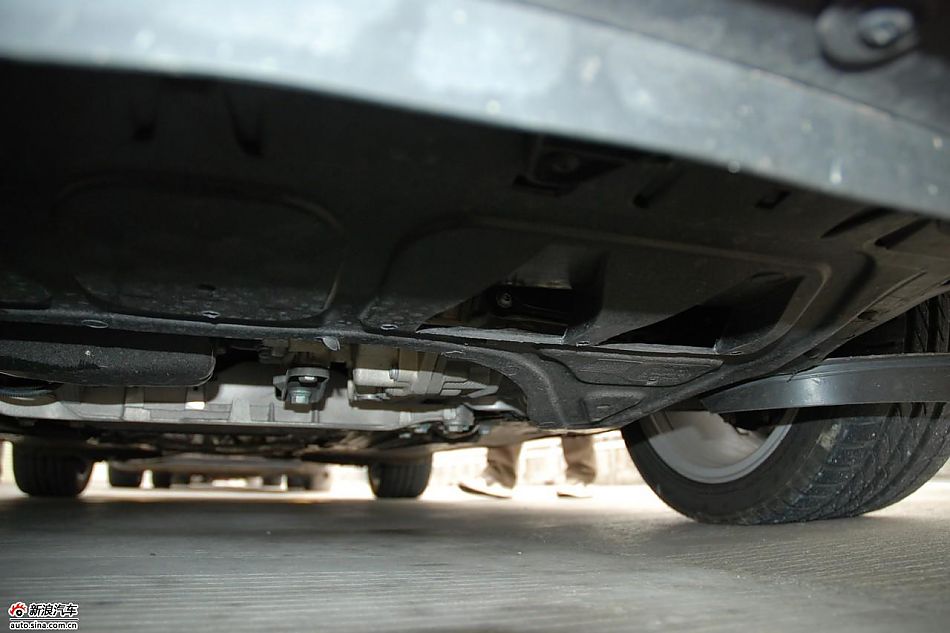 一汽大众高尔夫gti底盘悬挂实拍图