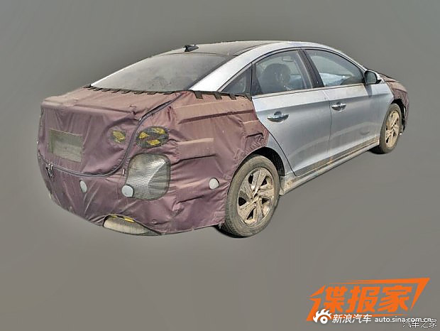 现代索纳塔九插电式混动版国内谍照曝光