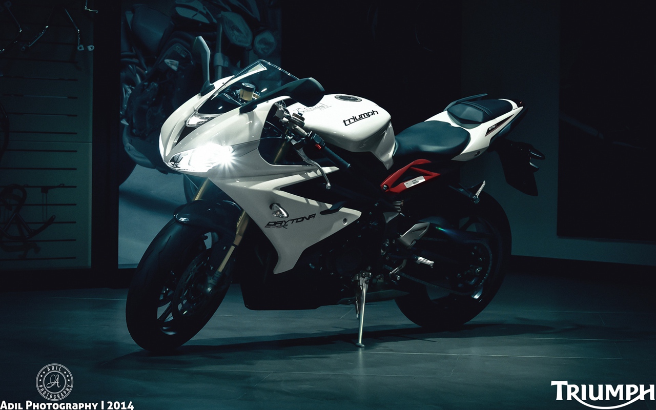 凯旋daytona675r全能型跑车组图欣赏