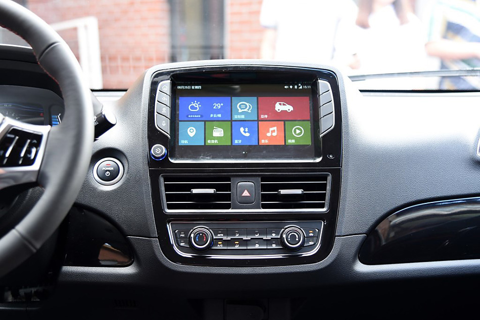 知豆D2S正式上市 smart表示头疼