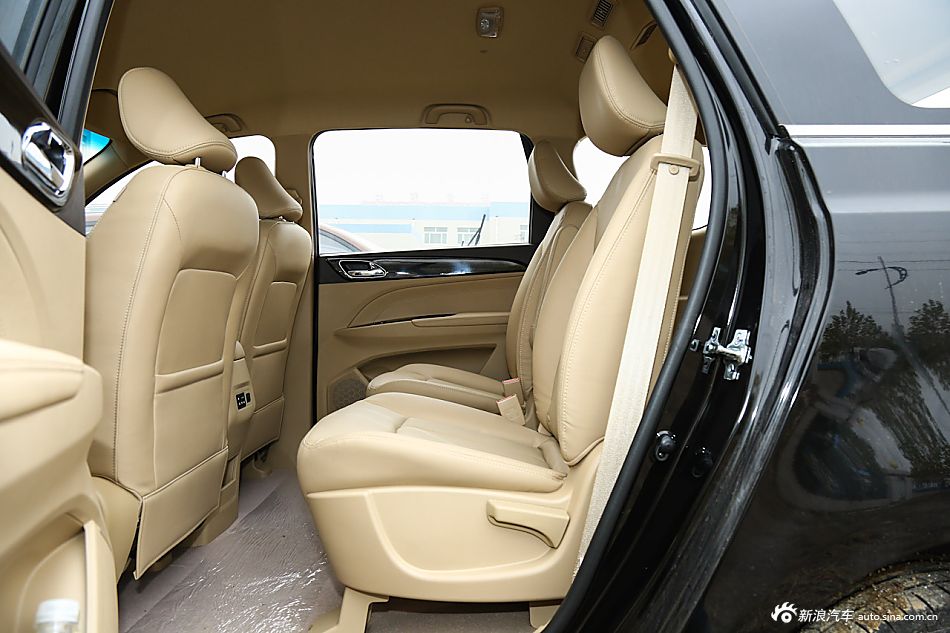 2016款宝骏730 1.8L手动舒适型