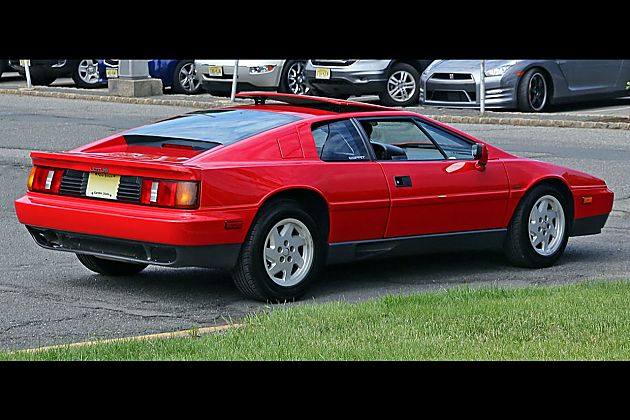 路特斯esprit从1976年一直生产至2004年.