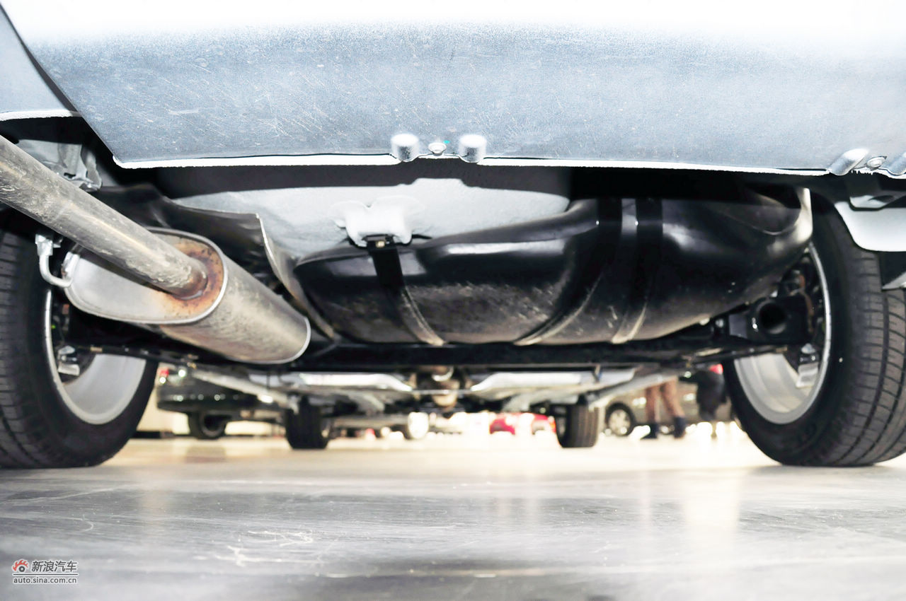 2012款旗云2实拍_旗云2底盘图片11601584_汽车图库_新浪汽车_新浪网