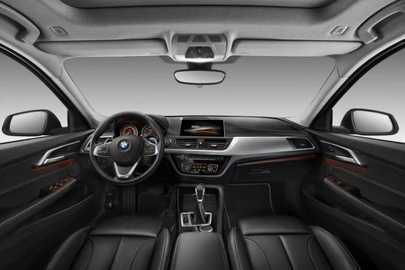 宝马1系三厢版内饰官图发布