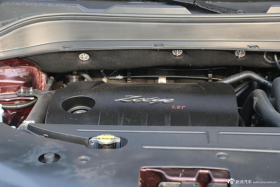 2016款众泰SR7 1.5T手动魔方之心版