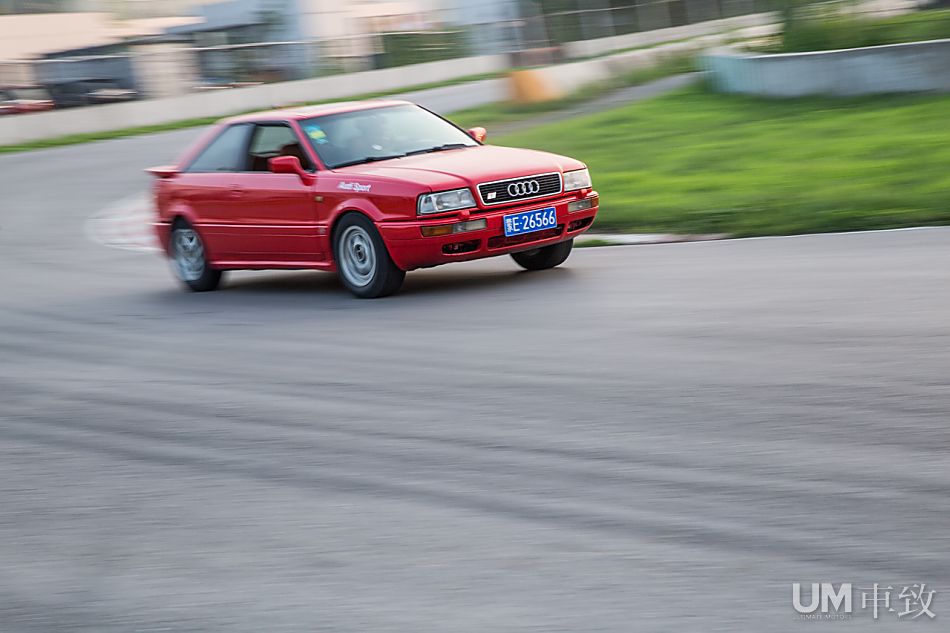 但骨子里,s2却完全传承了sport quattro的赛车血950_633