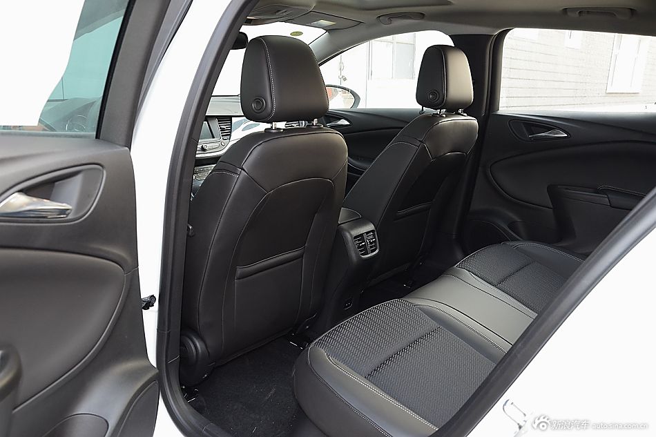 2016款威朗轿跑1.5L自动领先型15S