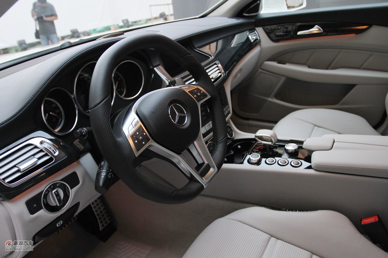 2012款奔驰cls 63 amg_cls63 amg内饰功能图片9921792_汽车图库_新浪