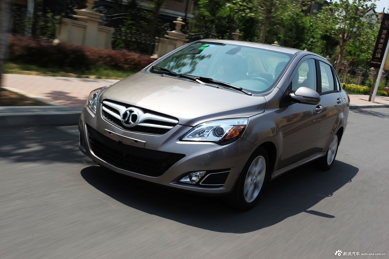 2013款北京汽车e系列三厢版