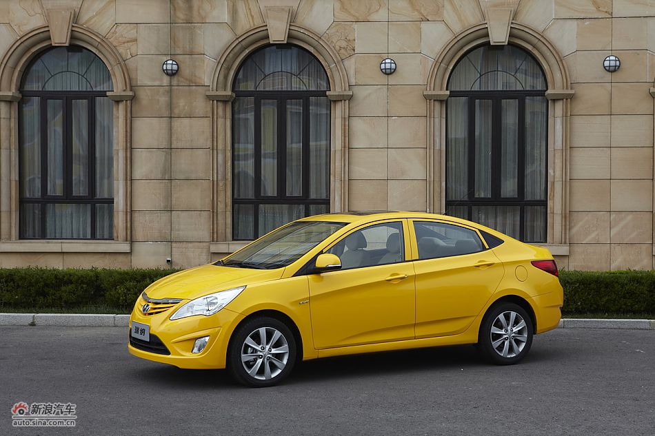 北京现代瑞纳资料图