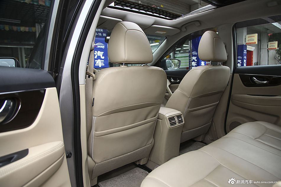 2014款奇骏2.5L自动XV NAVI四驱至尊版