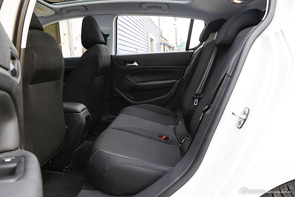 2015款东风标致308S 1.2T自动劲驰版