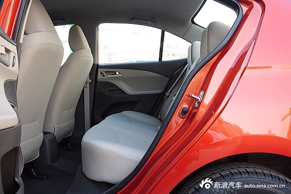 2015款3 1.3L AMT理想版