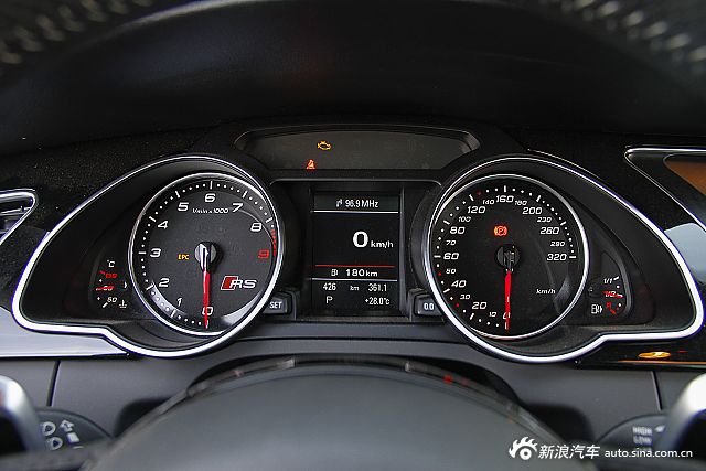 2升v8发动机,拥有高达450马力(331千瓦)的强劲动力,在4,000至6,000转